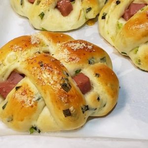 Scallion and luncheon meat buns