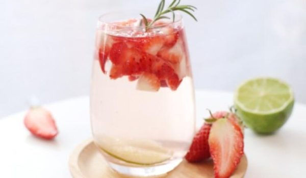 strawberry sparkling water