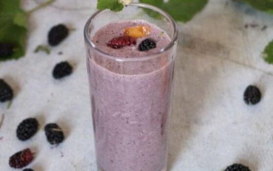 Mulberry apricot smoothie