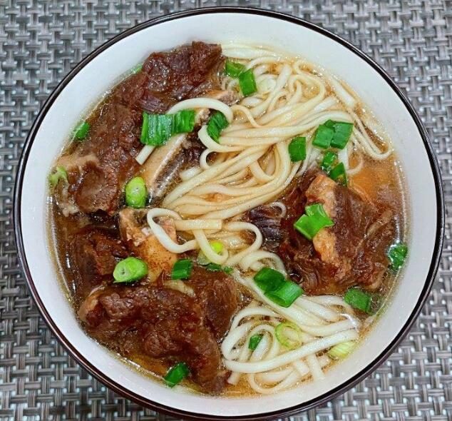 Braised beef rib noodle