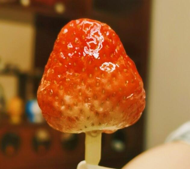 Strawberry tanghulu