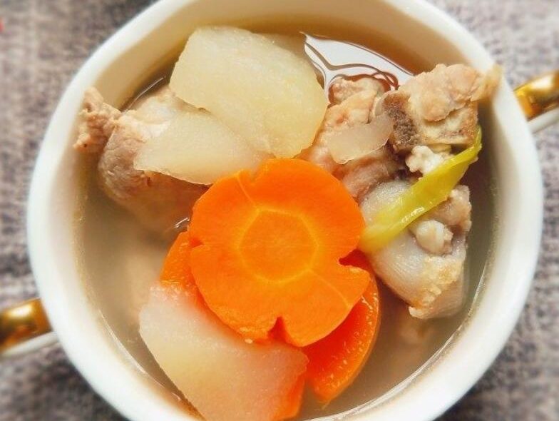 Carrot Pear and Pork Bone Soup