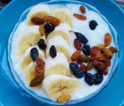 Raisin banana yogurt recipe