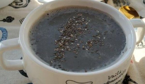 Black sesame walnut black soybean milk