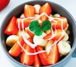 Strawberry Banana Salad